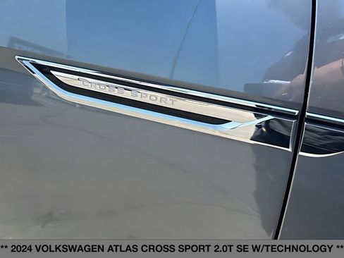 Used 2024 Volkswagen Atlas Cross Sport SE AWD/4WD image 12