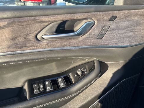 Used 2023 Jeep Grand Cherokee Overland w/ Luxury Tech Group IV image 27