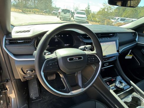 New 2026 Jeep Grand Cherokee L Limited image 23