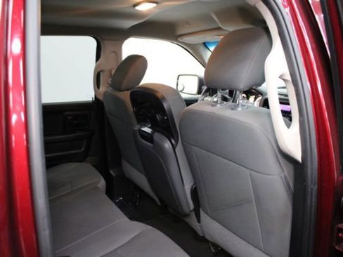 Used 2018 RAM 1500 Express image 25