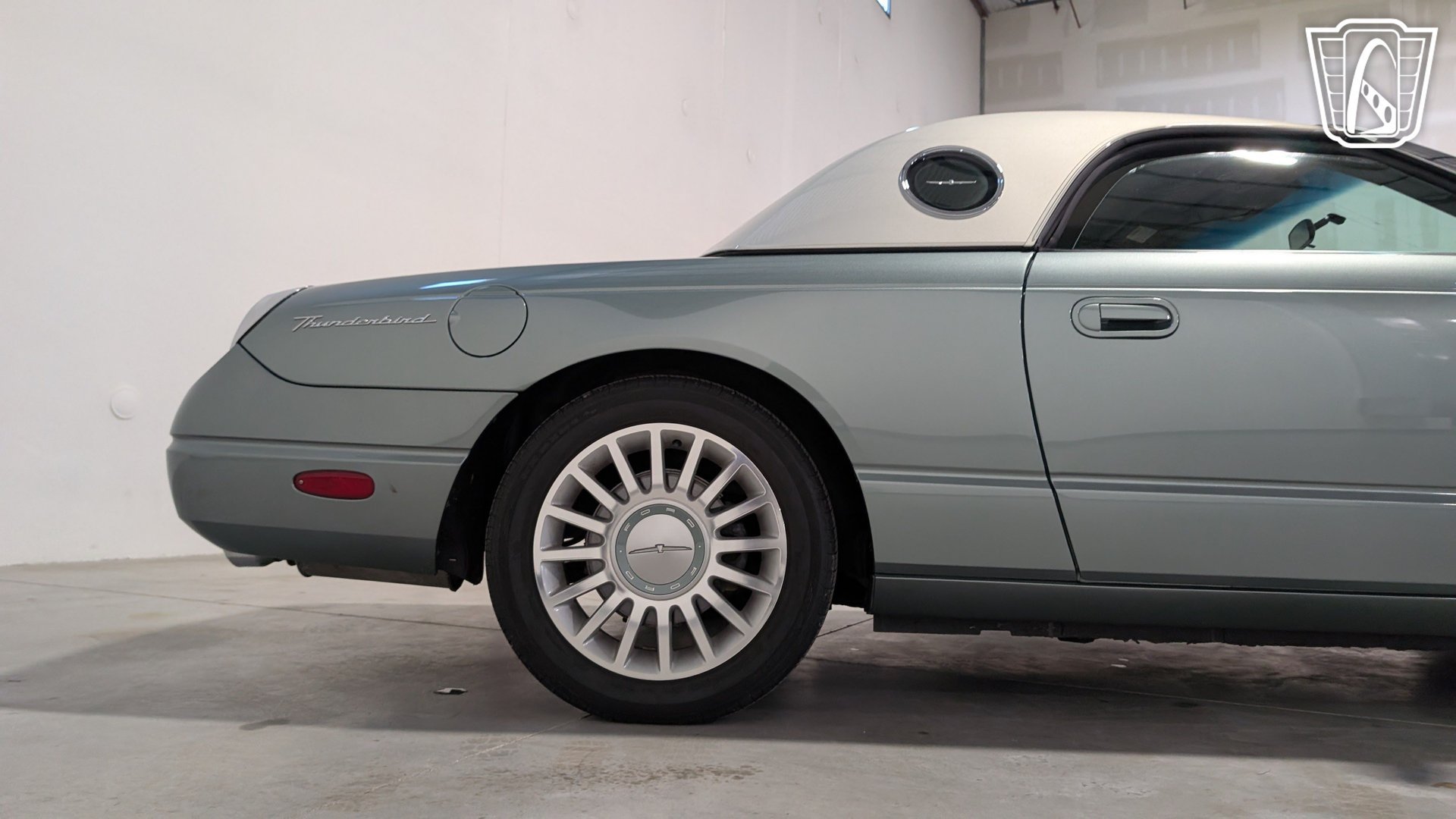Used 2004 Ford Thunderbird Pacific Coast RWD image 37