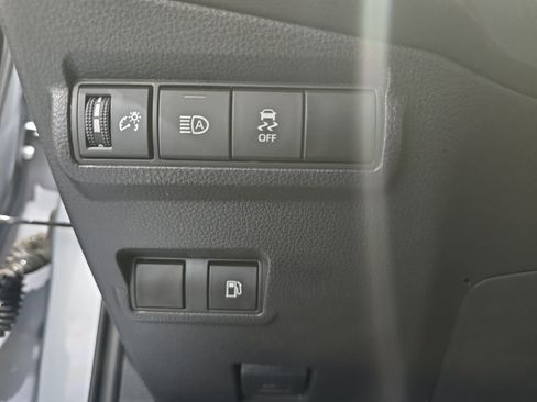 Used 2024 Toyota Corolla Cross AWD Hybrid w/ Moonroof Package image 25