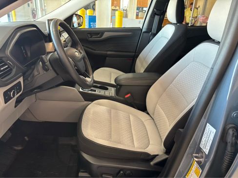 Certified 2023 Ford Escape Active AWD/4WD image 24