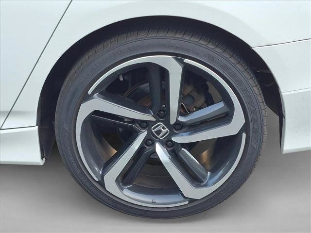 Used 2018 Honda Accord Sport image 13