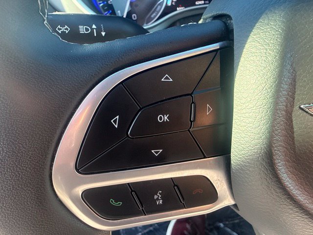 Used 2025 Chrysler Pacifica Select FWD image 18