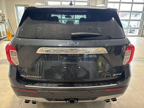 Certified 2023 Ford Explorer Platinum w/ Technology Package image 4
