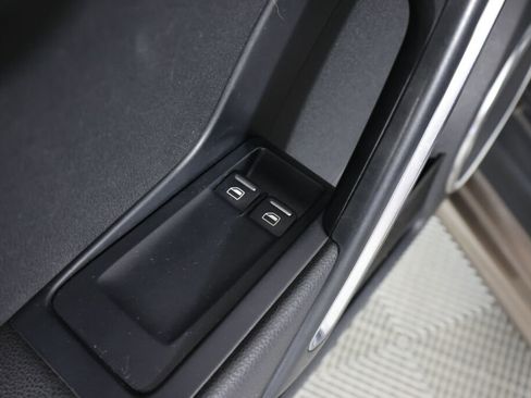 Used 2012 Volkswagen Beetle 2.5 FWD image 29