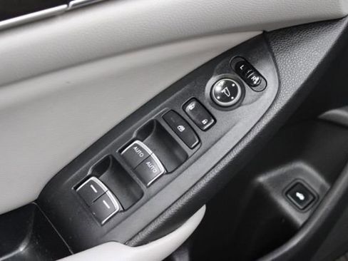 Used 2018 Honda Accord LX image 10