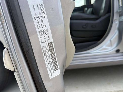Used 2016 Chrysler Town & Country Touring w/ Driver Convenience Group FWD image 25