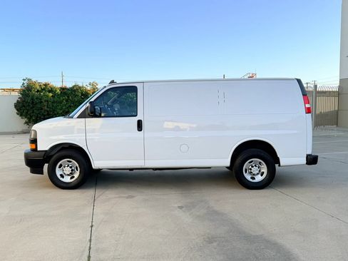 Used 2021 Chevrolet Express 2500 RWD image 8