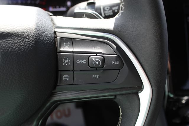 Used 2024 Jeep Grand Cherokee Altitude AWD/4WD image 14
