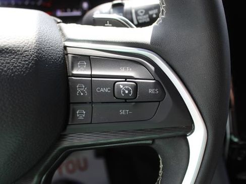 Used 2024 Jeep Grand Cherokee Altitude AWD/4WD image 14