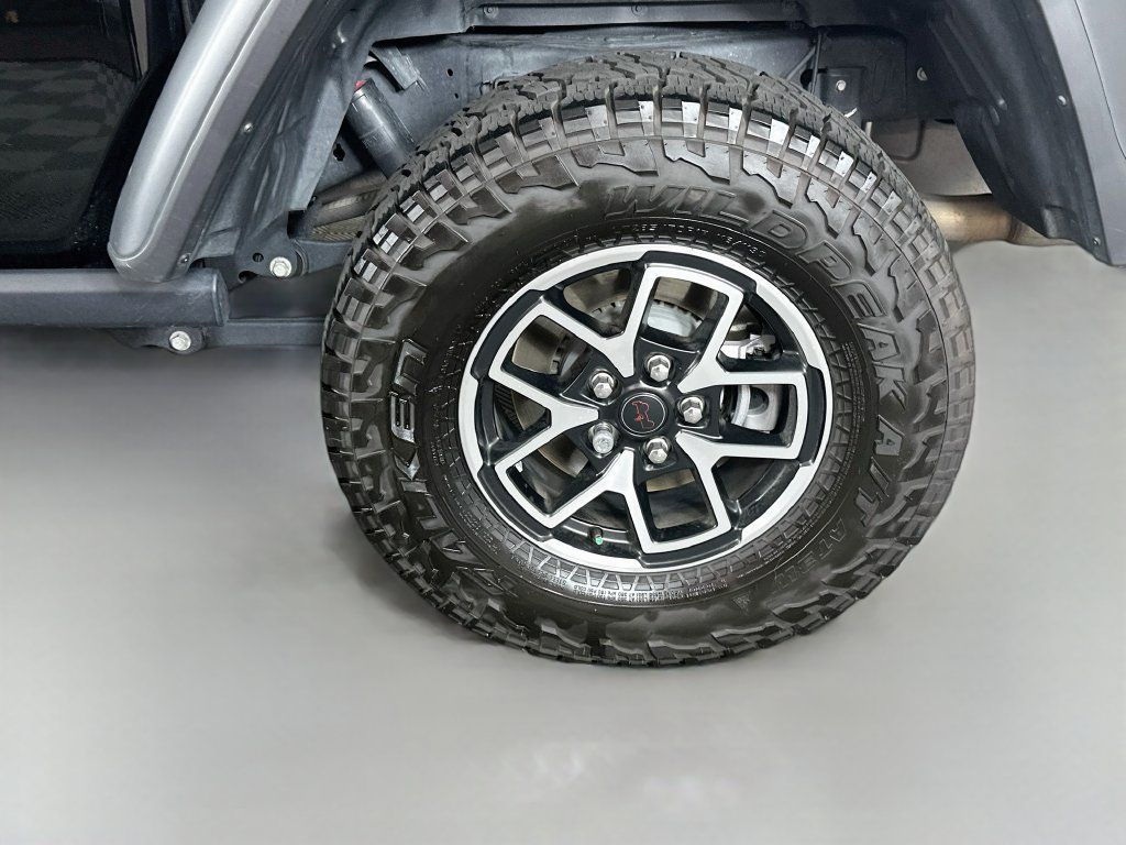 Used 2025 Jeep Gladiator Rubicon AWD/4WD image 13