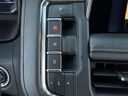 Used 2024 Chevrolet Suburban LT AWD/4WD image 21