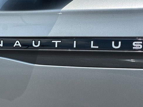 New 2024 Lincoln Nautilus Reserve w/ Equipment Group 202A image 21