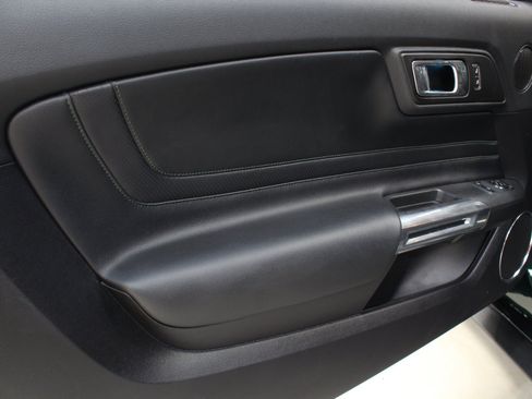 Used 2019 Ford Mustang Bullitt RWD image 33