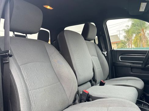 Used 2024 RAM 2500 Big Horn AWD/4WD image 30