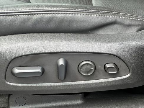 Used 2020 Buick Enclave Avenir w/ Avenir Technology Package AWD/4WD image 28