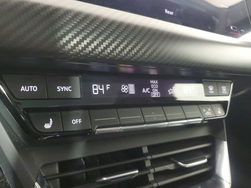 Used 2022 Audi e-tron GT Premium Plus image 29