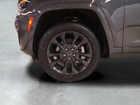 New 2026 Jeep Grand Cherokee L Limited image 25