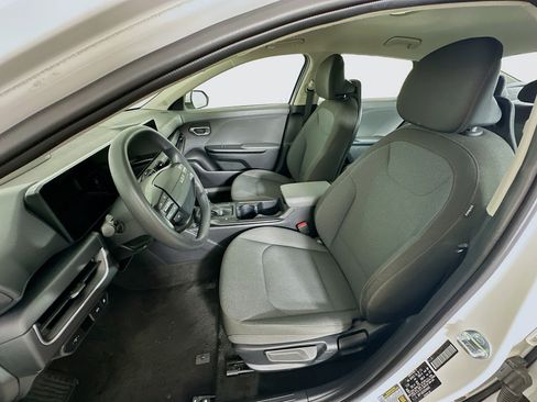 Used 2025 Kia K4 FWD image 13