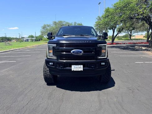 Used 2019 Ford F250 Lariat AWD/4WD image 2