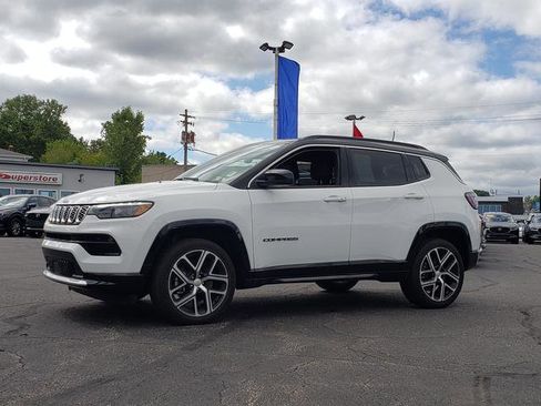 Used 2024 Jeep Compass Limited w/ Elite Group image 3