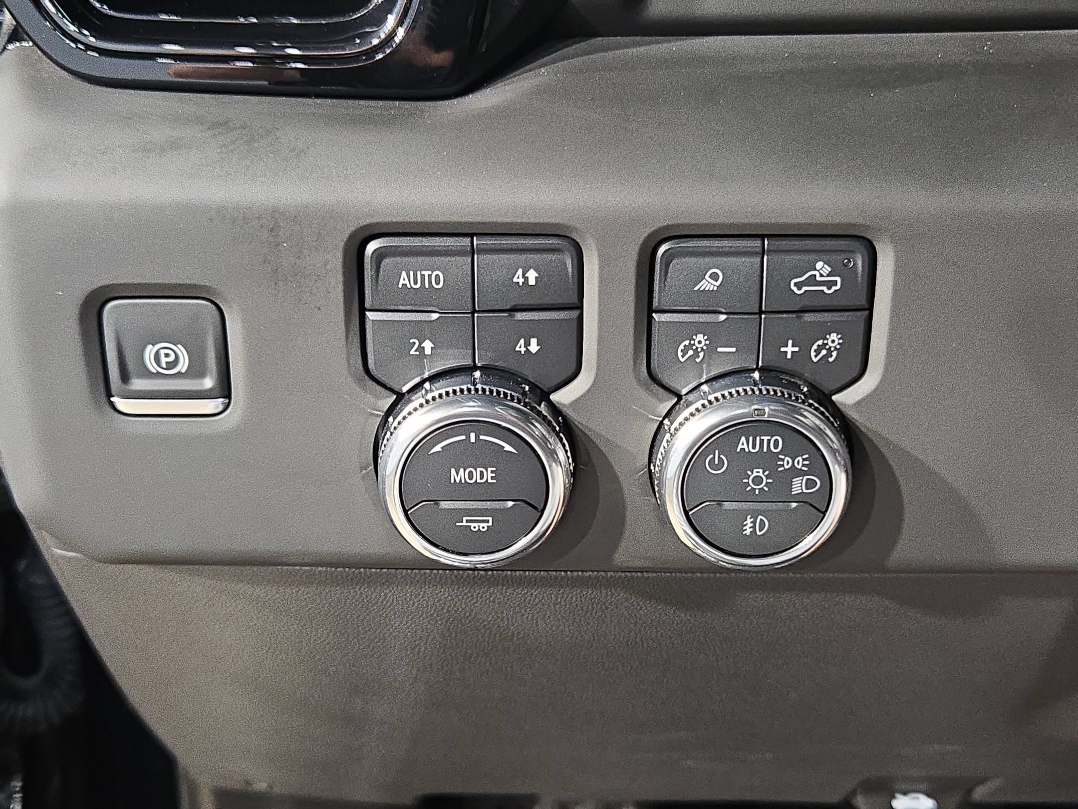 Used 2025 GMC Sierra 1500 AT4 AWD/4WD image 25