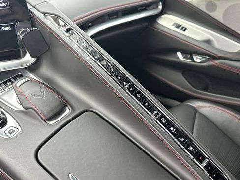 Used 2022 Chevrolet Corvette Stingray Premium Conv w/ 3LT image 33