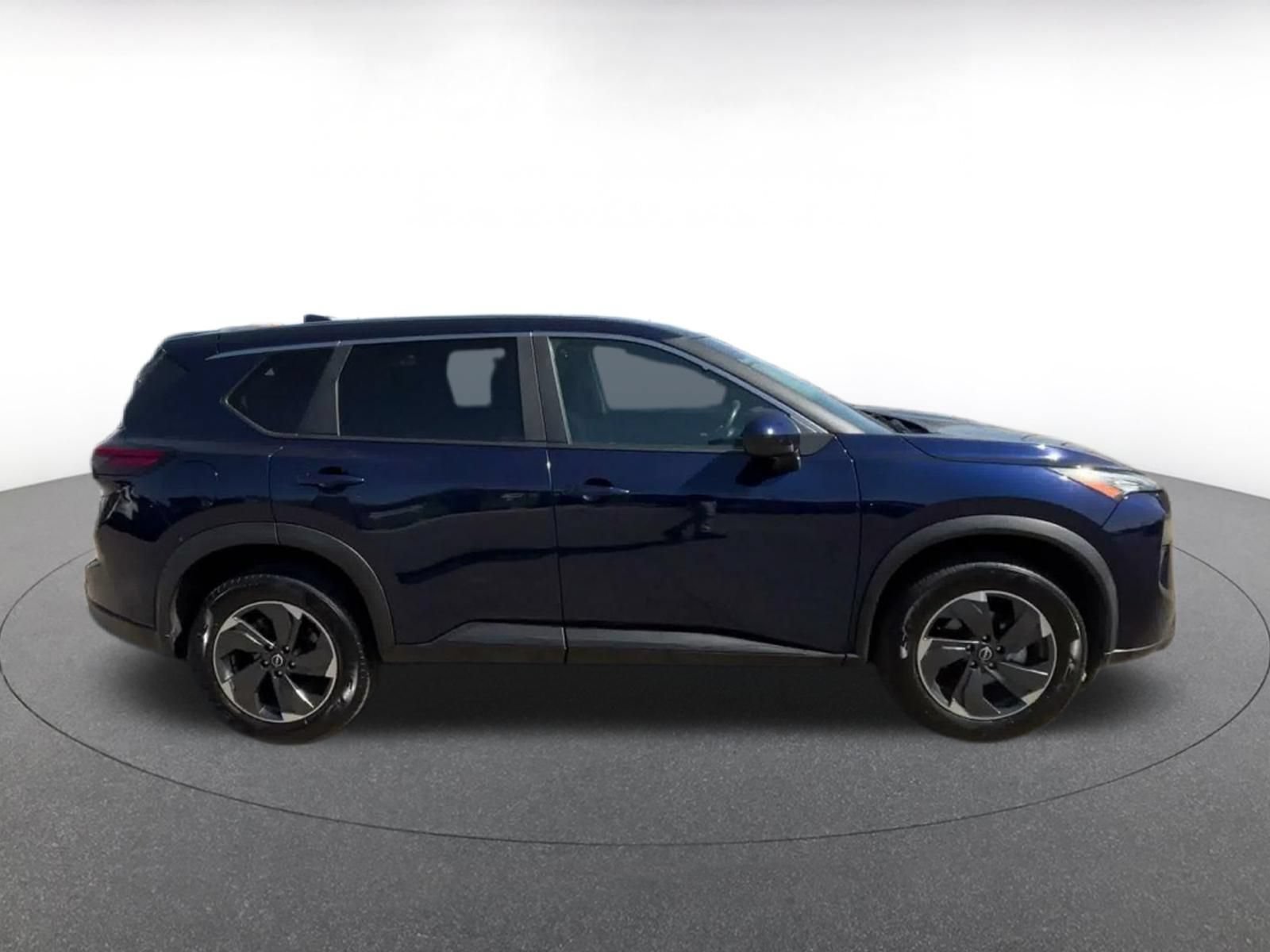 Used 2025 Nissan Rogue SV AWD/4WD image 15