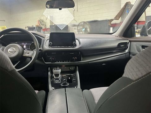 Used 2021 Nissan Rogue SV image 13