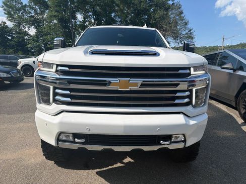 Used 2021 Chevrolet Silverado 2500 High Country w/ Z71 Off-Road Package AWD/4WD image 2