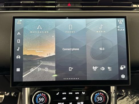 Used 2023 Land Rover Range Rover Long Wheelbase SE AWD/4WD image 18