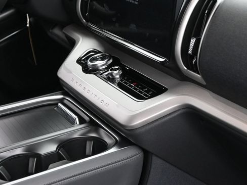 New 2026 Ford Expedition Active AWD/4WD image 28