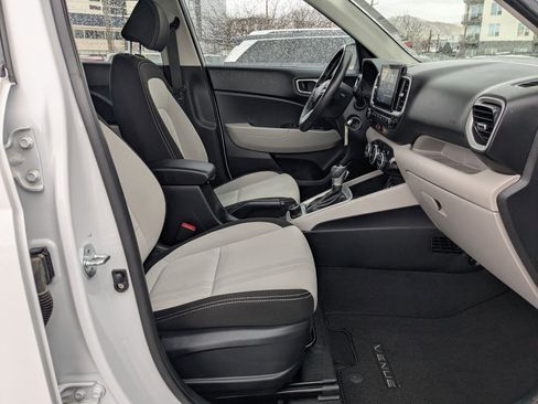 Certified 2023 Hyundai Venue SEL image 31