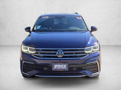 Used 2024 Volkswagen Tiguan SEL R-Line image 2