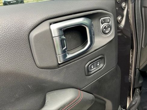 New 2025 Jeep Gladiator Rubicon w/ Convenience Group image 19