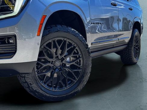 New 2026 GMC Yukon Denali w/ Denali Reserve Package AWD/4WD image 7