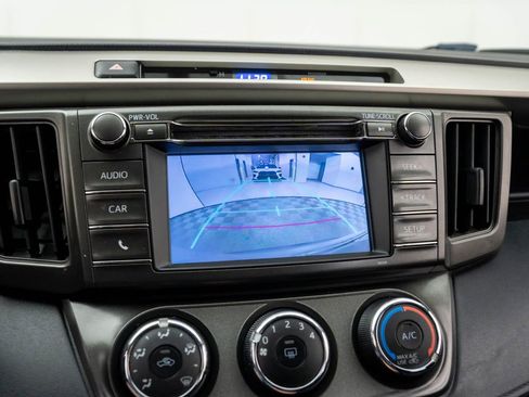 Used 2014 Toyota RAV4 LE image 22