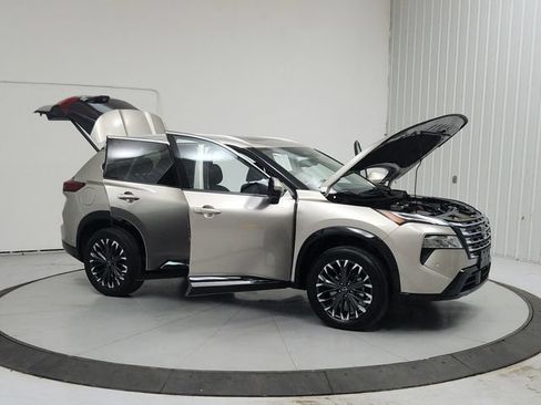 Used 2026 Nissan Rogue Platinum w/ Platinum Premium Package AWD/4WD image 9