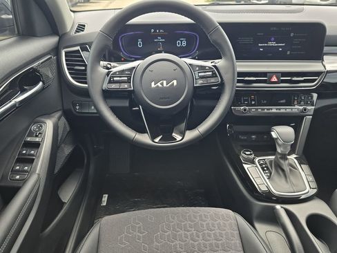 New 2026 Kia Seltos S FWD image 12