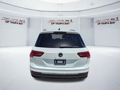 Used 2024 Volkswagen Tiguan SE FWD image 5