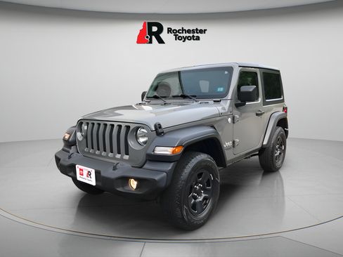 Used 2020 Jeep Wrangler Sport AWD/4WD image 3