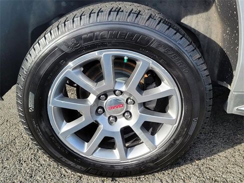 Used 2017 GMC Yukon XL SLT image 9