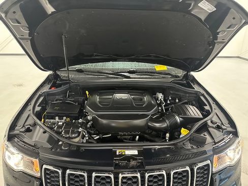 Used 2018 Jeep Grand Cherokee Limited AWD/4WD image 33
