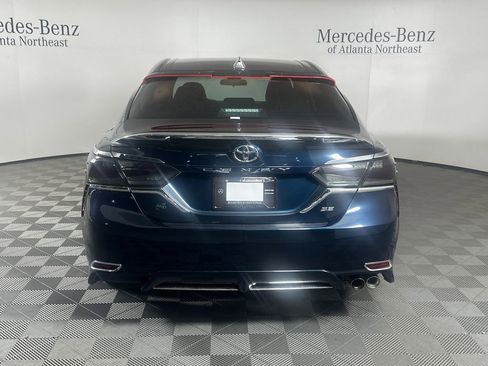 Used 2021 Toyota Camry SE FWD image 6