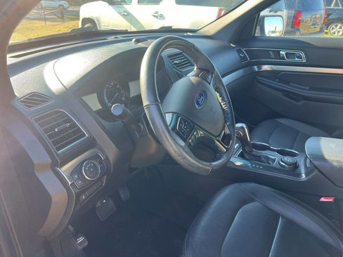 Used 2018 Ford Explorer XLT w/ Equipment Group 202A image 28