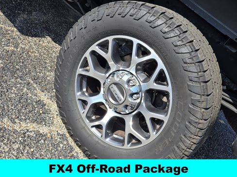 Used 2020 Ford F250 Lariat w/ Lariat Value Package image 13