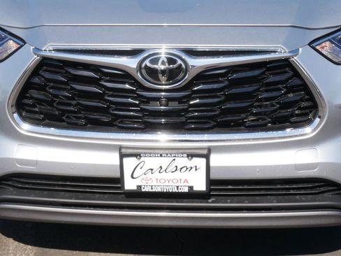 Used 2022 Toyota Highlander Platinum image 9