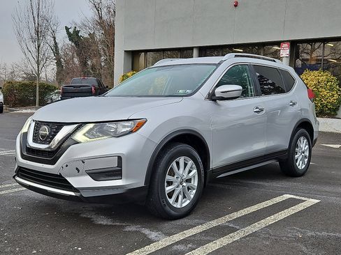 Certified 2018 Nissan Rogue SV image 2